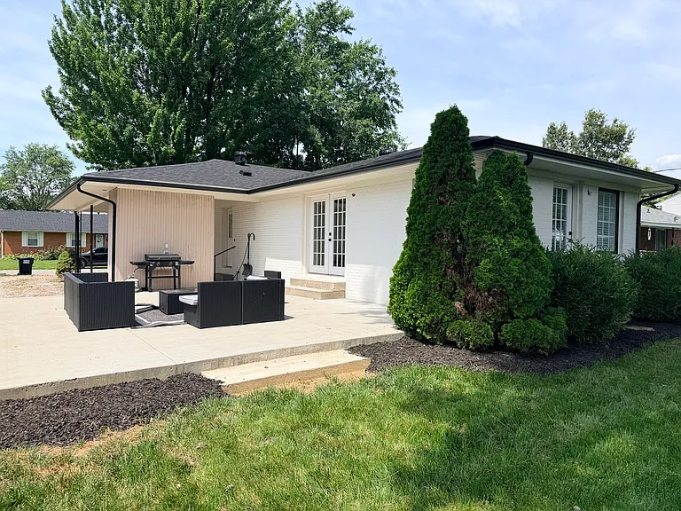 909 Charles Scott Dr — Photo 3