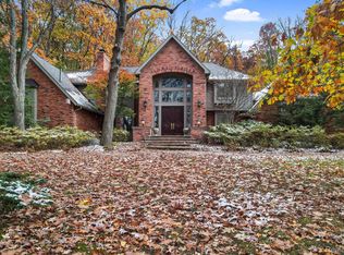 335 Pine Ridge Dr, Bloomfield Hills, MI 48304
