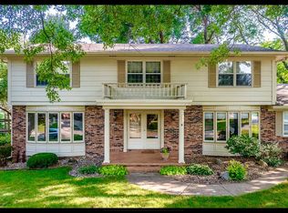7908 Marilyn Dr, Windsor Heights, IA 50324
