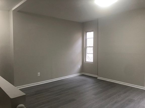 5th image of 1878 Cedar Ave Unit 3