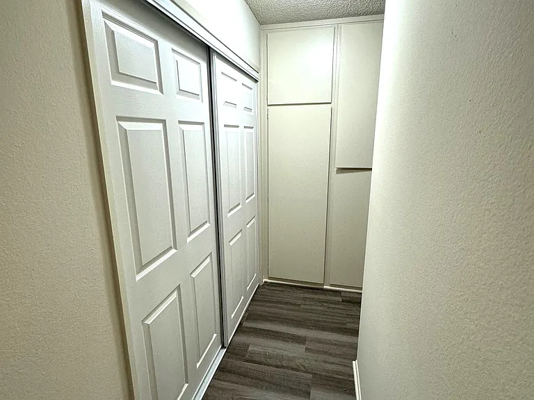Villa Serena Apts — Photo 10