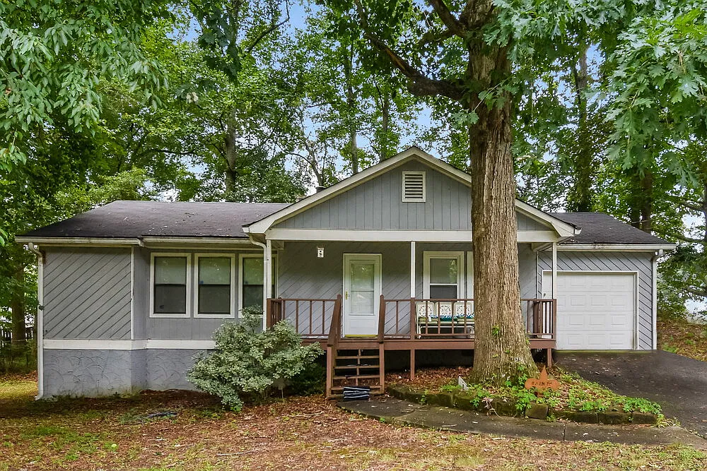 3 bed, 2.0 bath, 1256 sqft, $1,765 — Photo 1