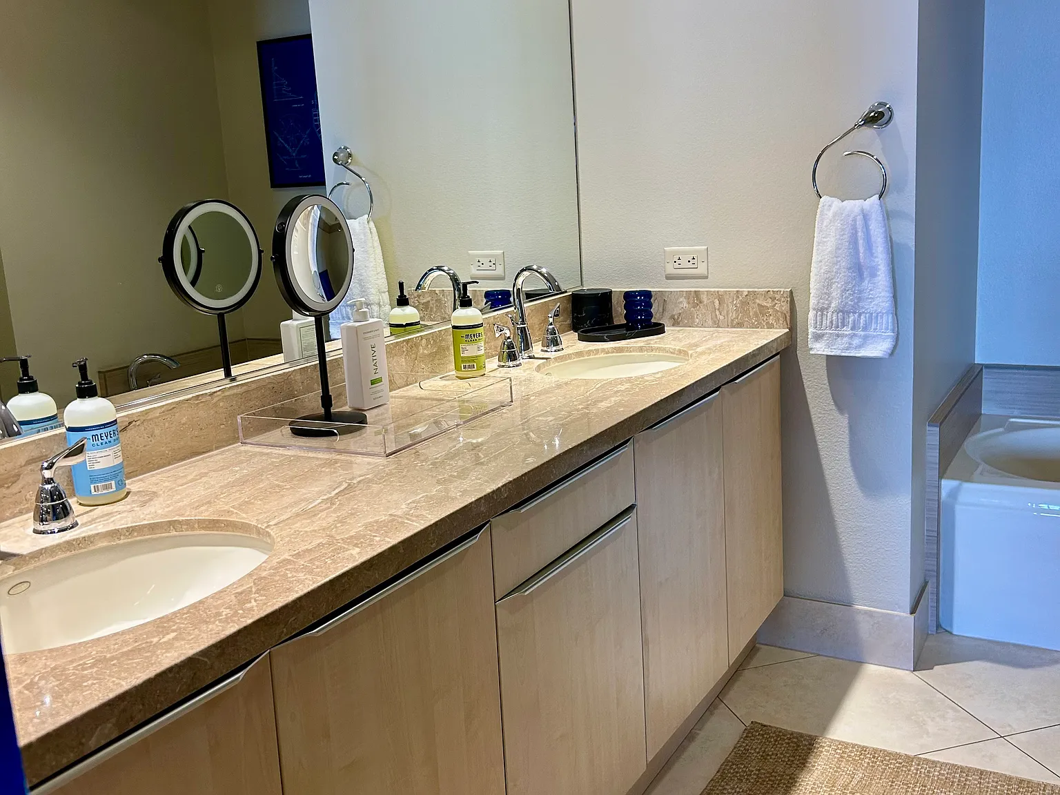 877 Island Ave — Photo 4