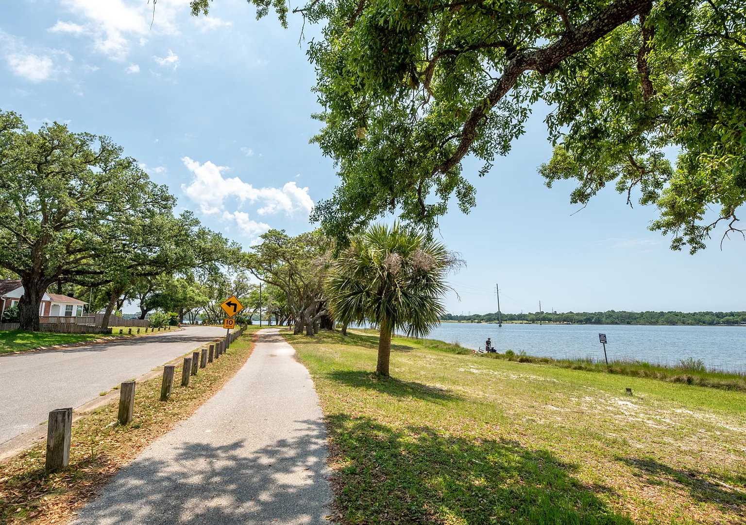 Welcome to this Beautifully Furnished 3/2 Home at Navy Point! — Photo 4