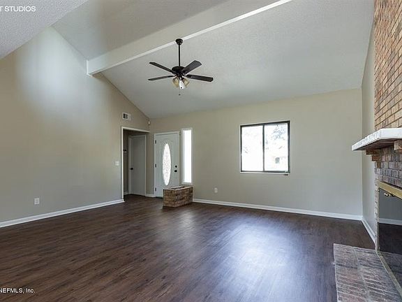 5th image of 1693 Debbie Ln