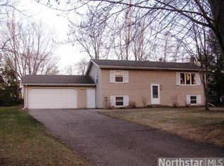 22 Willow Cir, Annandale, MN 55302