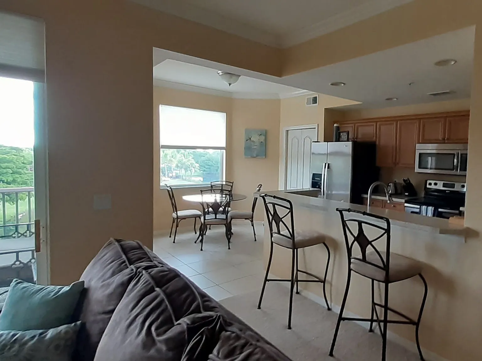 2 bed, 2.0 bath, 1001 sqft, $1,700 — Photo 4