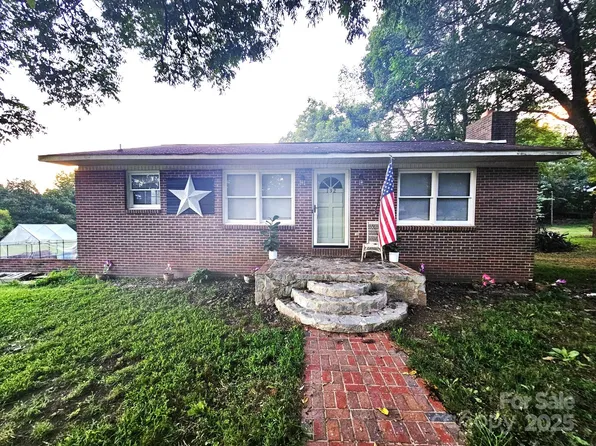 132 Eaker Dr, Cherryville, NC 28021