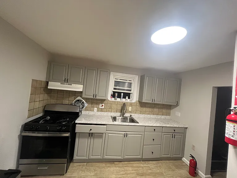 321 Fulton St — Photo 3