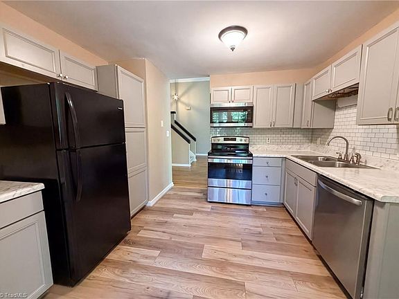 2nd image of 101 Maple Hill Ct