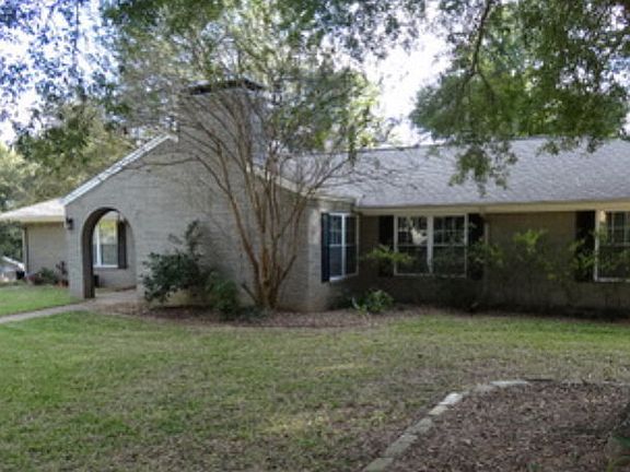 2nd image of 6 Meadowbrook Dr