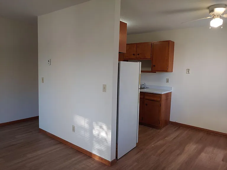 2420 Dupont Ave S — Photo 6
