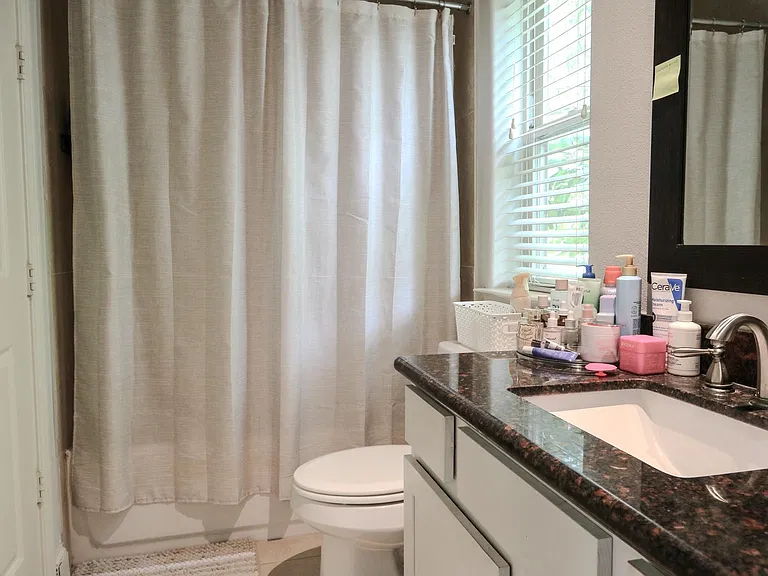 2037 Fannin Sta N — Photo 7