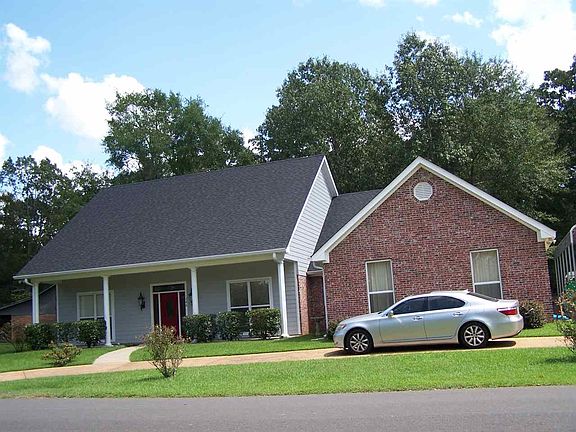 4th image of 146 Richmond Dr