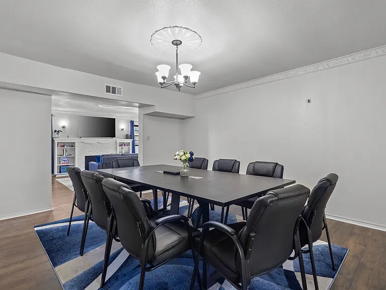 2321 Lawrence St — Photo 12