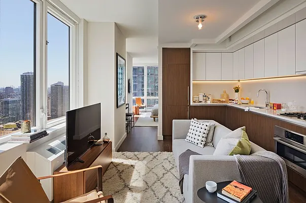 Rented by The Moinian Group | media 12