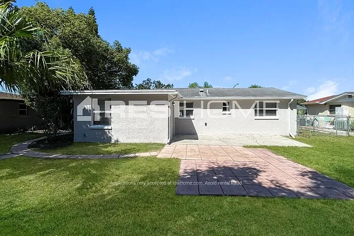 7700 Farmlawn Dr — Photo 11