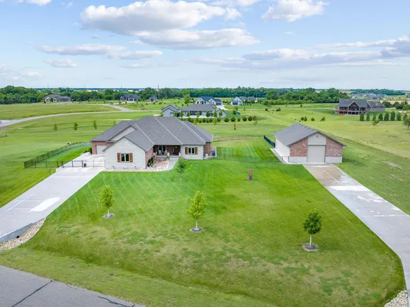 24611 W Hedgecreek Cir, Andale, KS 67001