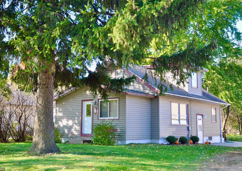 1st image of 812 1st Ave SE