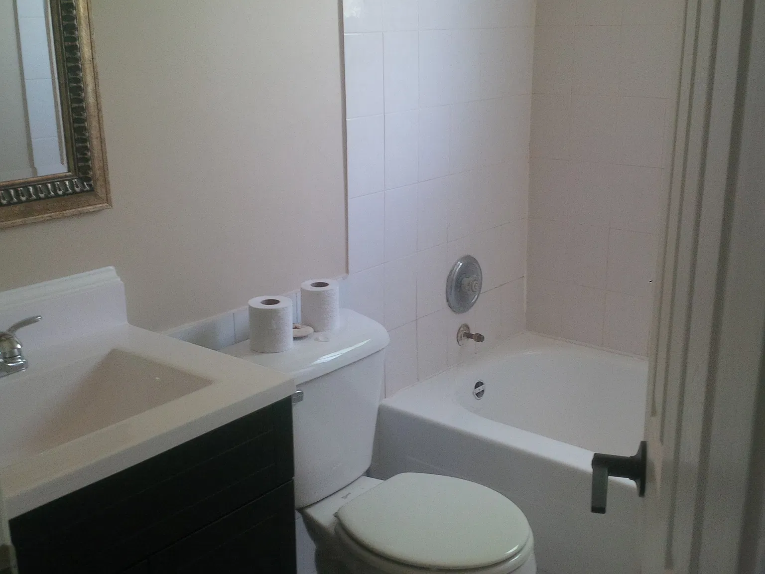 2 bed, 800 sqft, $1,950 — Photo 2
