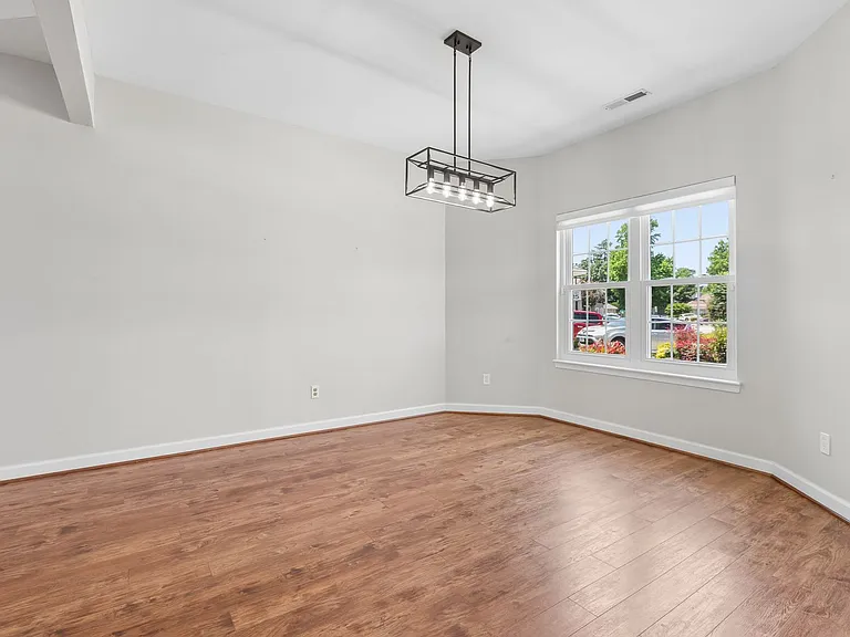 812 E Willow Point Pl — Photo 19