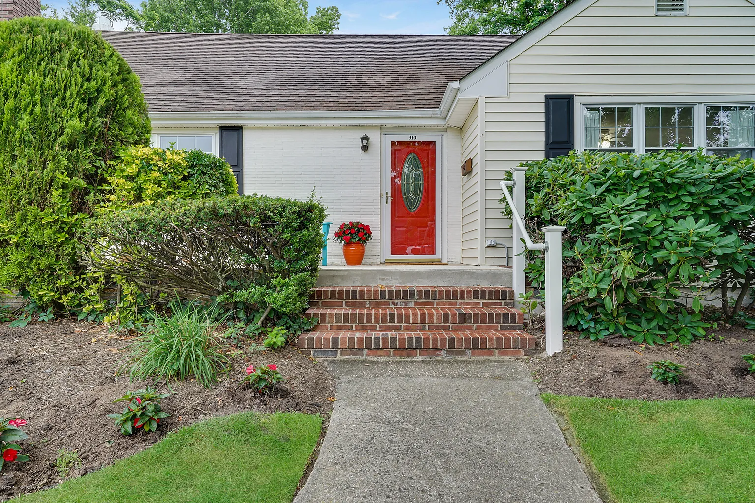 310 Lakeview Ave photo 1