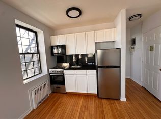 890 W Beech St APT 2I, Long Beach, NY 11561