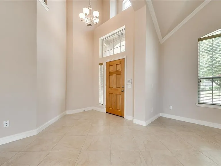 434 Teagarden Ct — Photo 6