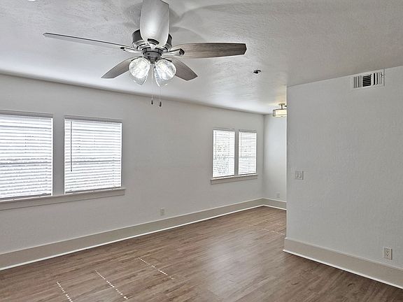 2nd image of 1825 Capitol Ave APT 1B
