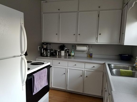 Kitchen also has Dishwasher