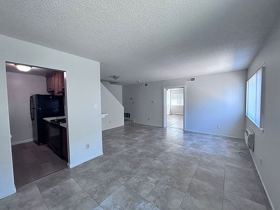 5th image of 926 Carro Dr APT 2