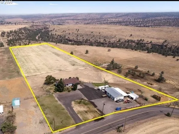 950 SE Dover Ln, Madras, OR 97741