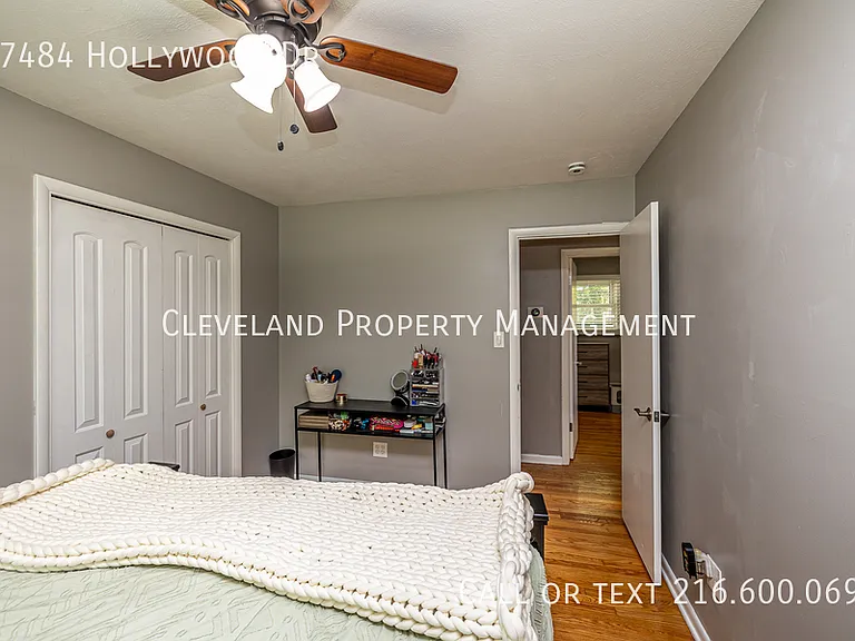 27484 Hollywood Dr — Photo 17