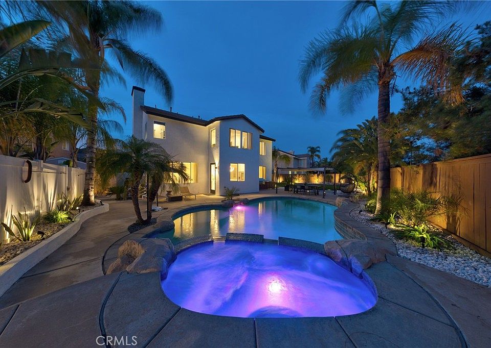 1st image of 27701 Crestknoll Ct