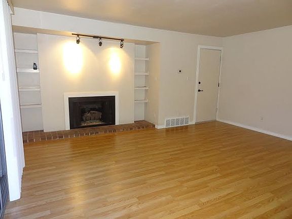 3rd image of 5560 S Willow Ln