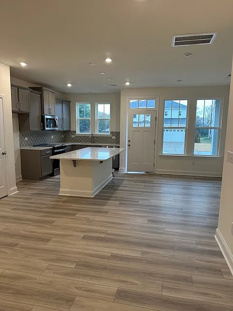 1512 Cedar Tree Dr — Photo 2