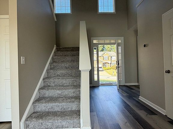 3rd image of 311 Park Creek Rdg