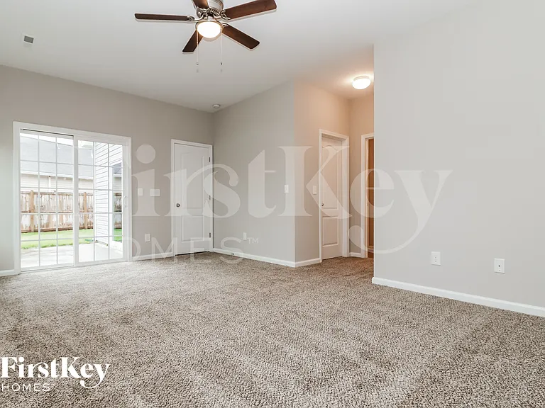 646 Savannah River Dr — Photo 8