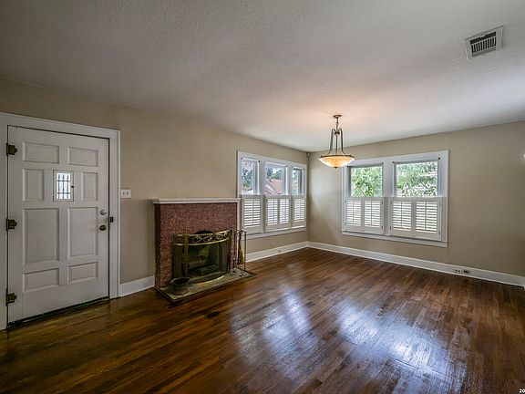 3rd image of 301 FURR DR