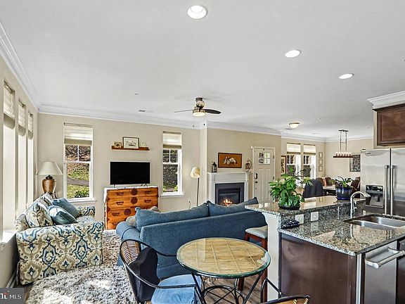 4th image of 7915 Charles Ct