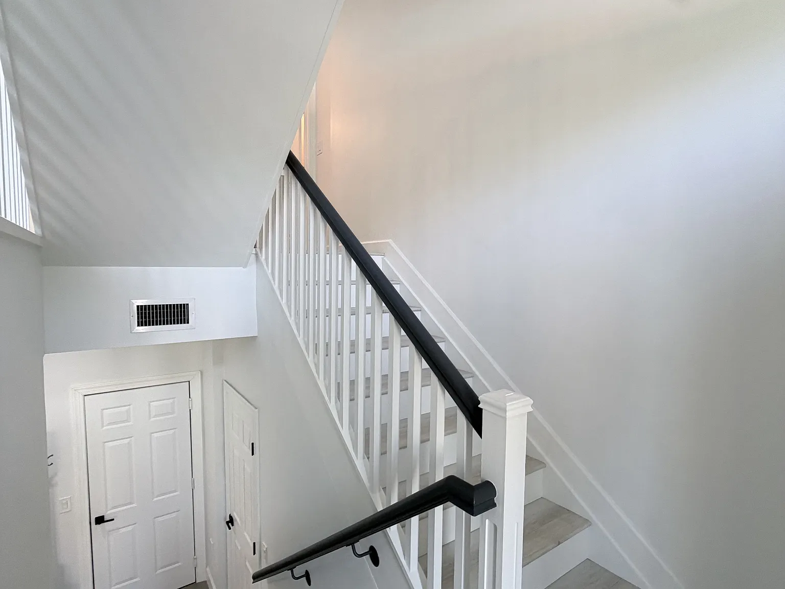 3 bed, 3.5 bath, 1803 sqft, $3,950 — Photo 4