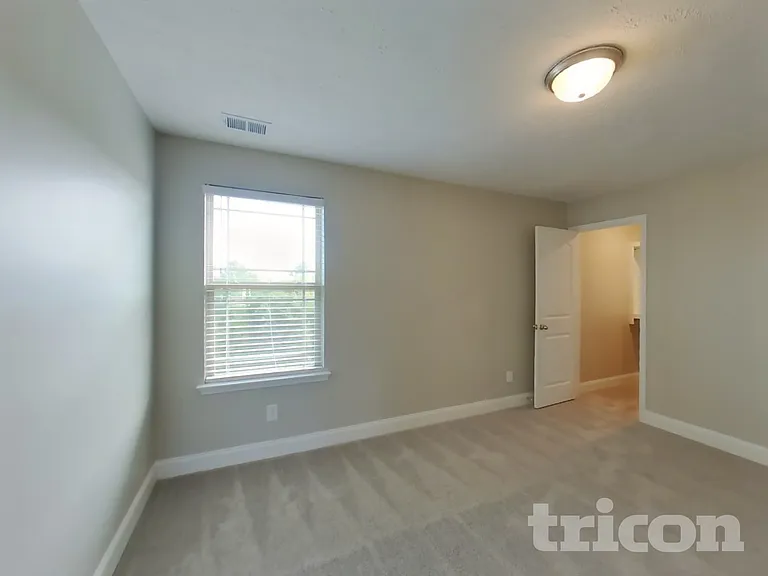 642 Berry Cir — Photo 13