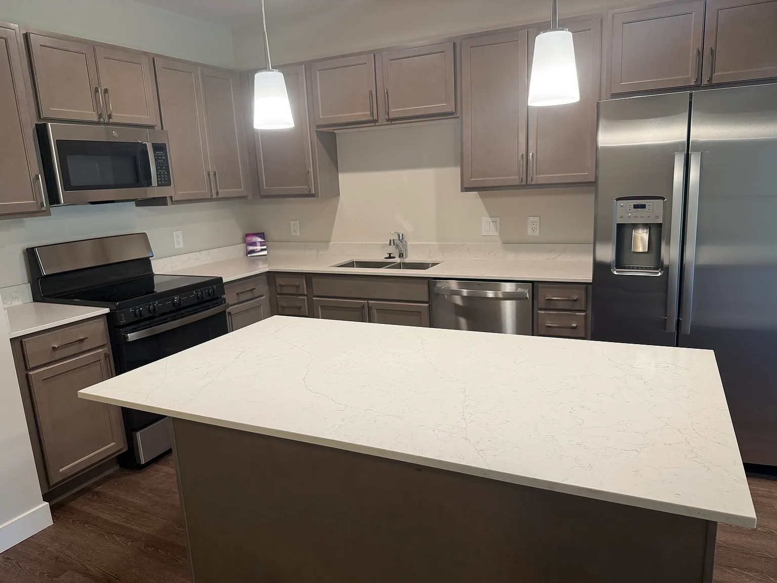 1 bed, 814 sqft, $2,197 — Photo 2