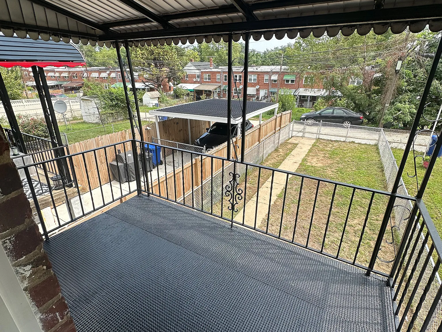 3 bed, 1.0 bath, $2,000 — Photo 4