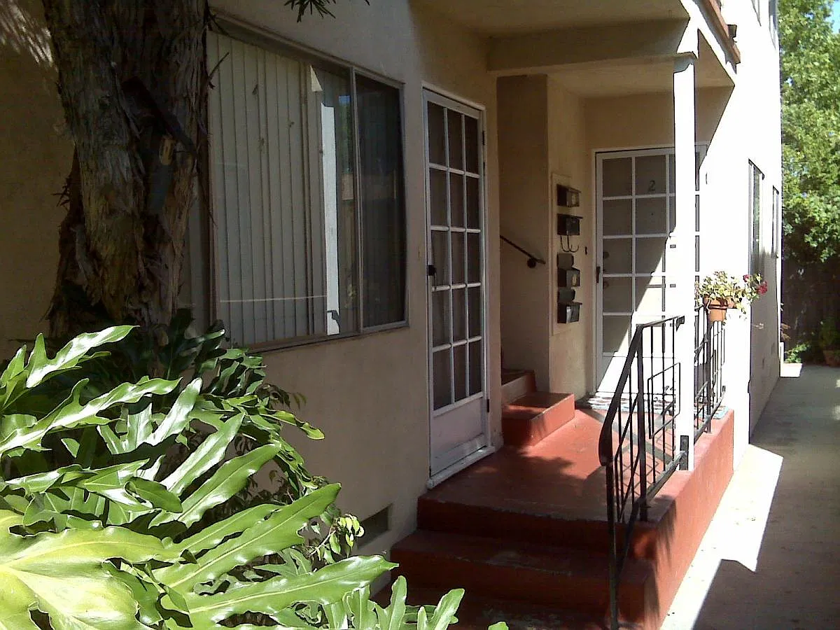 1 bed, 825 sqft, $1,975 — Photo 1