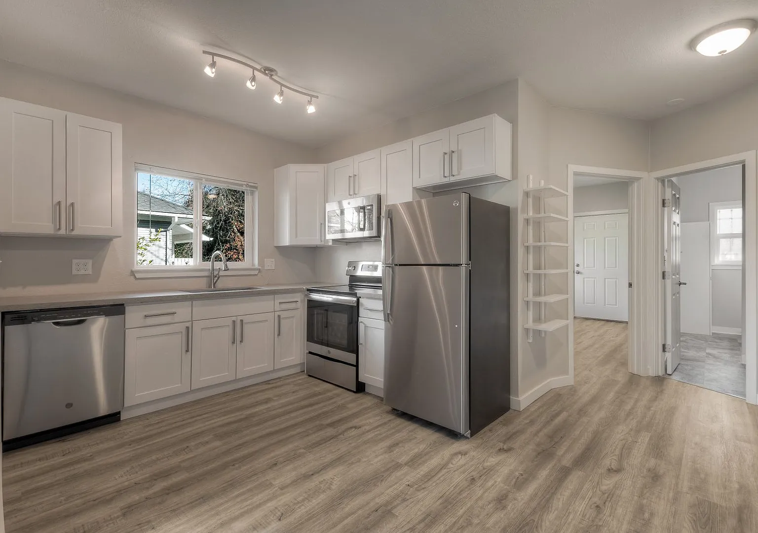 15th Avenue Apartments — Photo 4