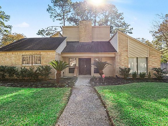 3rd image of 17406 Spicewood Springs Ln