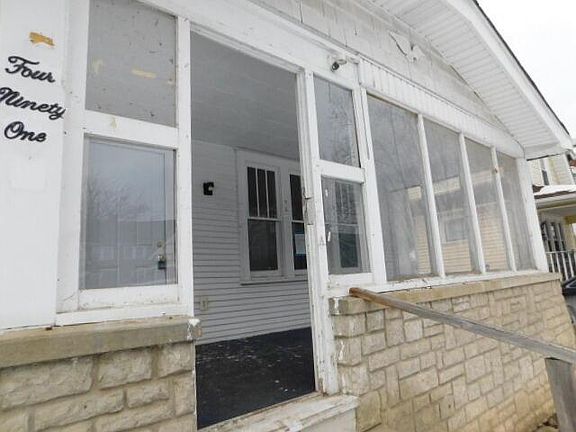 2nd image of 491 Wrexham Ave