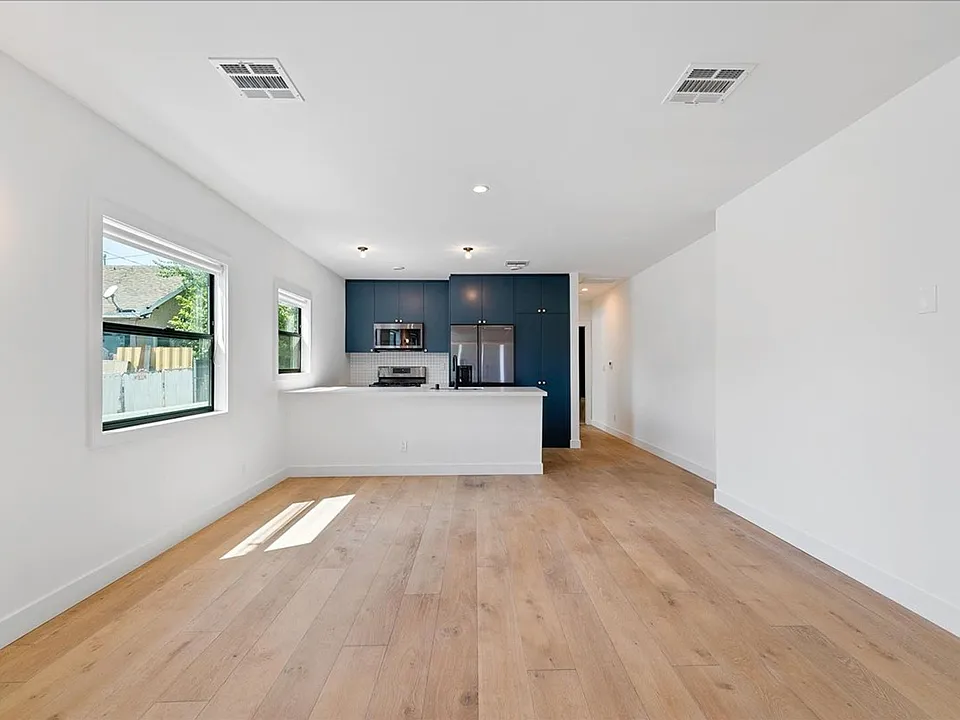 3377 N Eagle Rock Blvd