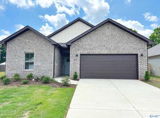 11073 Wayland Ridge Dr, Madison, AL 35756